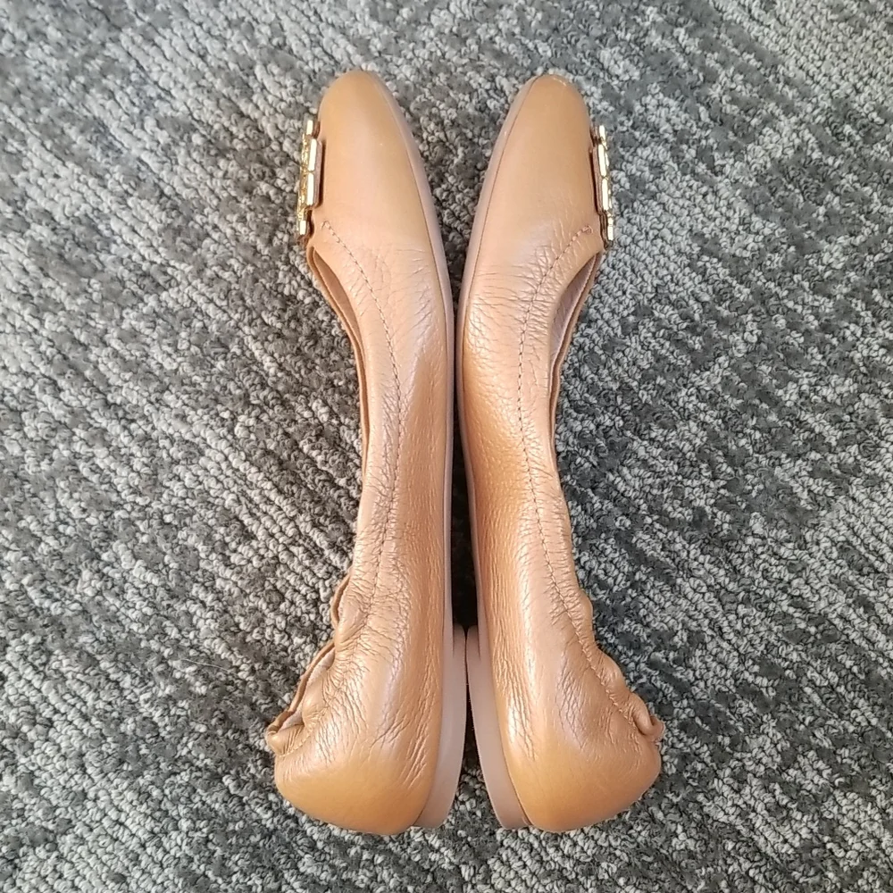 TORY BURCH tan leather ballet flats pebbled